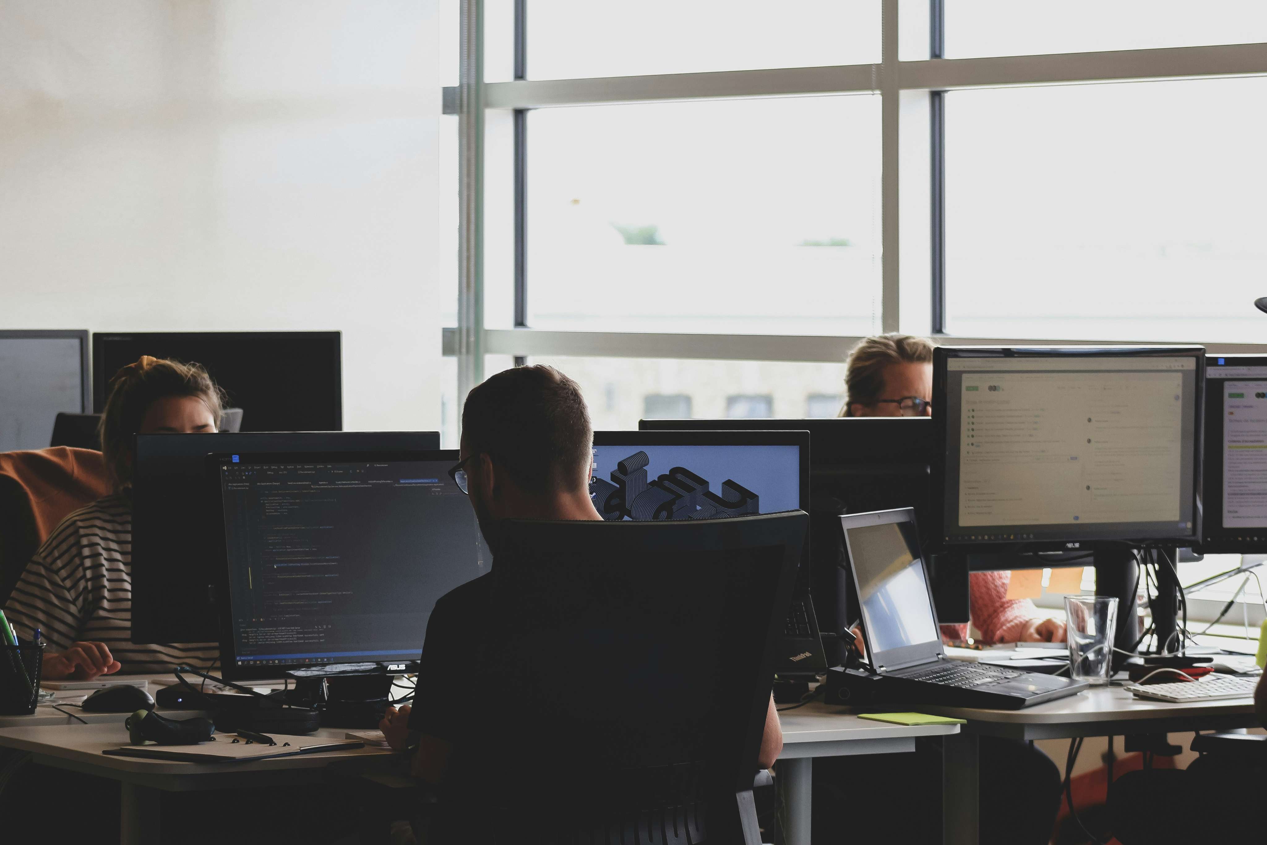 Freelancer vs. Agency vs. Creative Subscription